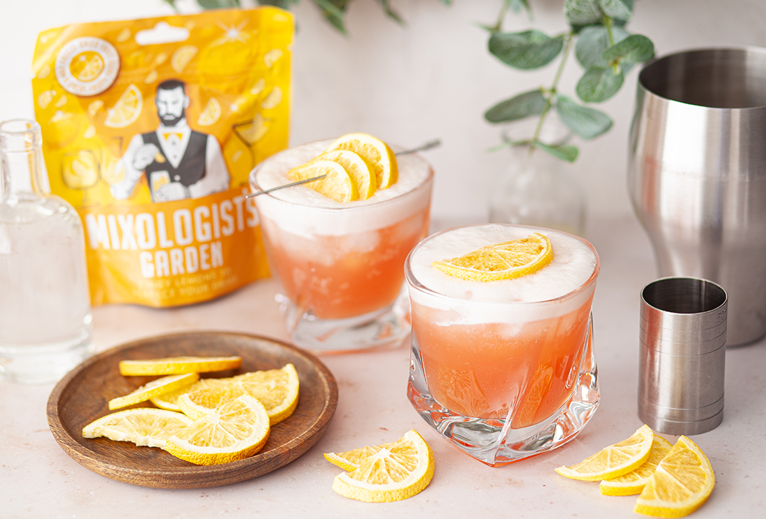 Negroni Sour
 &ndash; Mixologist's Garden